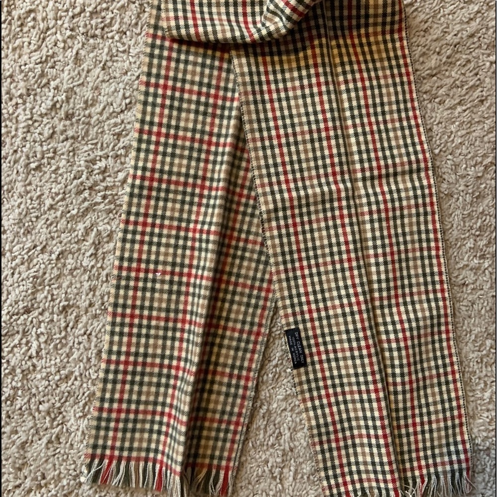 Brown houndstooth scarf